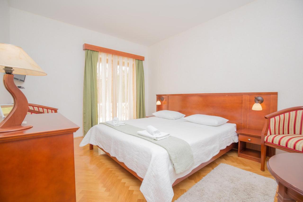 Rooms Plava Laguna Primosten Exterior photo