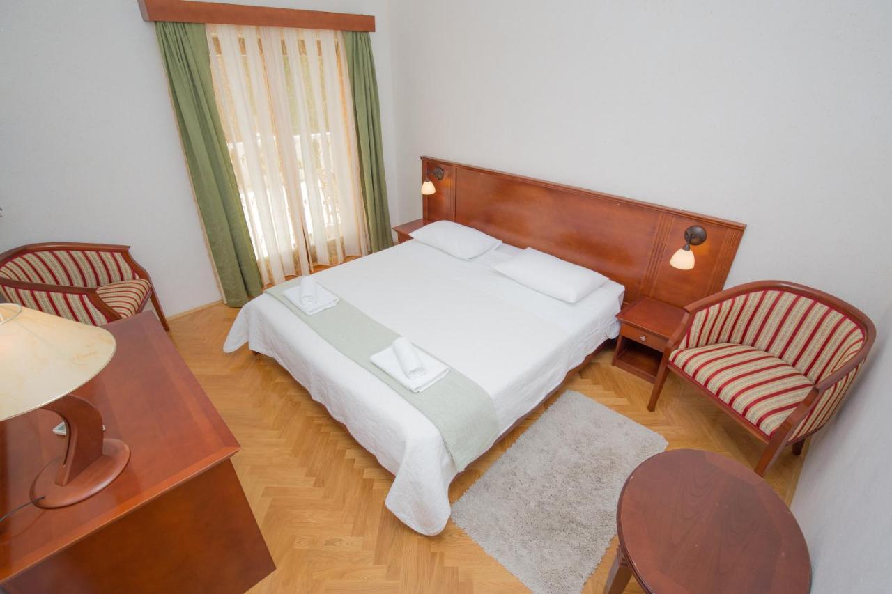Rooms Plava Laguna Primosten Exterior photo