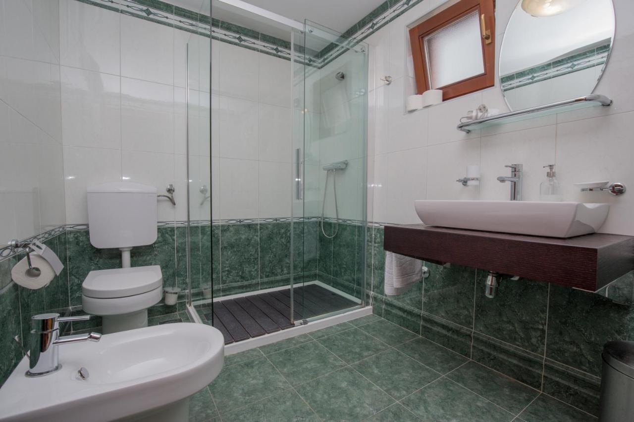 Rooms Plava Laguna Primosten Exterior photo