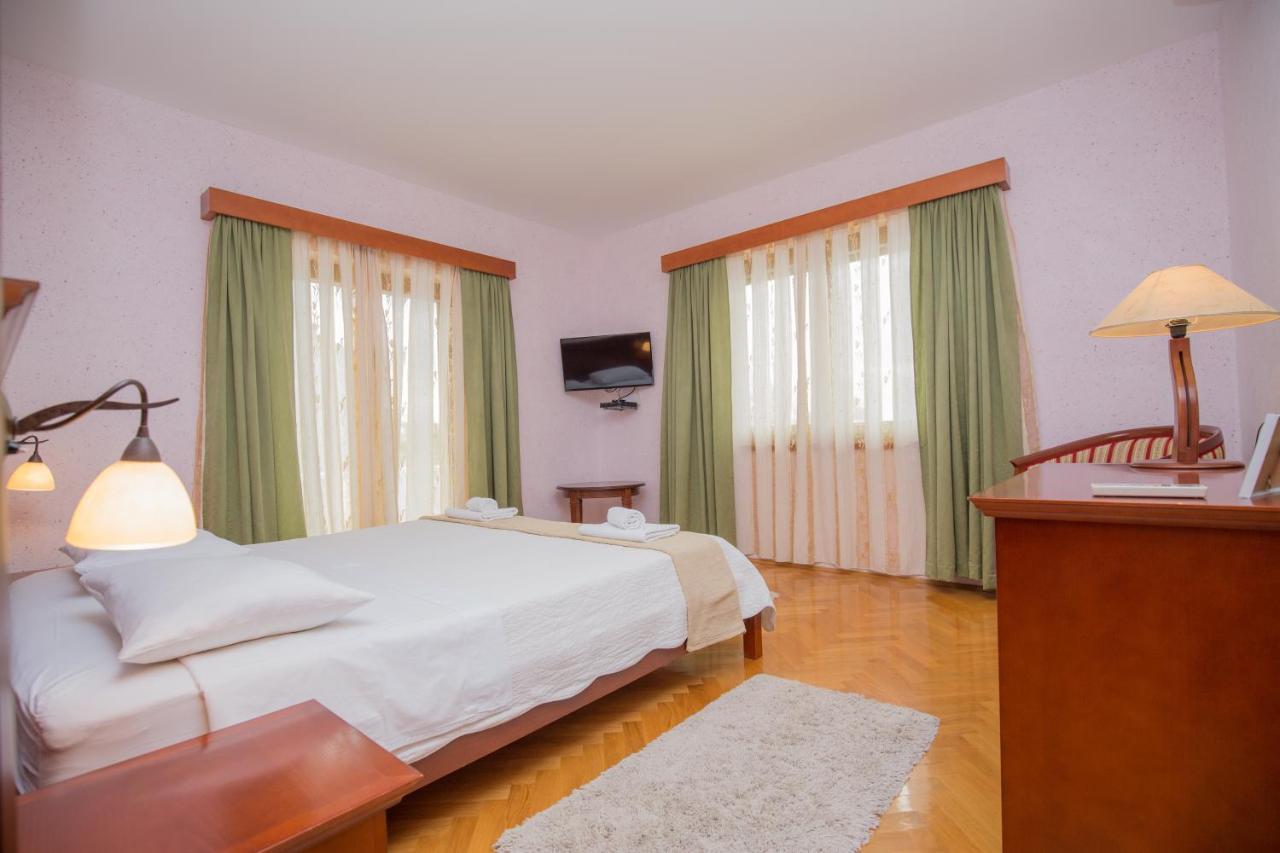 Rooms Plava Laguna Primosten Exterior photo